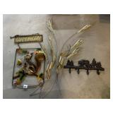 METAL WELCOME WALL HANGING AND BEAR HOOK