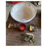 STUDIO NOVA BOWL AND ORNAMENTS