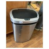 MOTION OP TRASH CAN