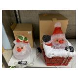 9" SANTA, SANTA COMING OUT OF CHIMNEY