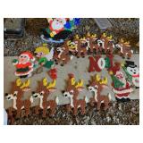 ASSORTED PLASTIC WALL Dï¿½COR