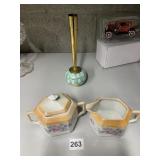 DELFT HOLLAND BUD VASE, CR/ SUGAR