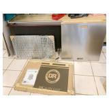 NEW DR BURN CAGE, OUTDOOR, NEW OUT OF BOX