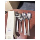 HANCOCK FROSTED STAINLESS FLATWARE 4 PC SERVING