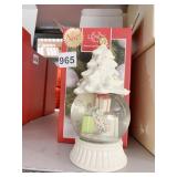 LENOX CHRISTMAS TREE SNOW GLOBE
