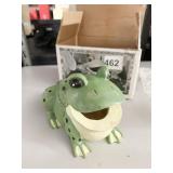 FROG TOPS LIFTS OFF FOR HIDING A KEY IN GARDEN ETC