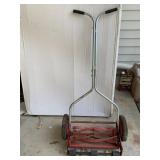 PUSH MOWER CUTS GREAT