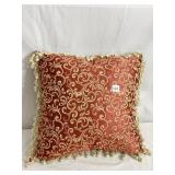 DECORATIVE PILLOW W/ TASSELS 18" X 18"