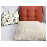 3 PILLOWS INCL. DOWN FILLED BIRD PILLOW