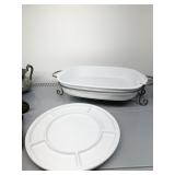 CASSEROLE W/ LINER AND DIVIDED PLATE