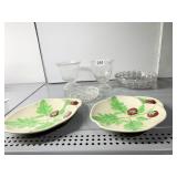 CERAMIC ENGLAND FOOTED BOWLS, BERRY DESIGN BOWL,