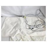 HOT/MOIST HEATING PAD W/ HAND CONTROL NICE AND