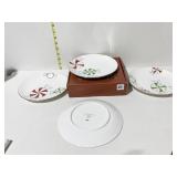 MERRY & BRIGHT PEPPERMINT DESSERT PLATES SE OF 4