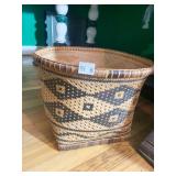 WOVEN BASKET