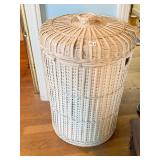 WICKER BASKET W/ LID