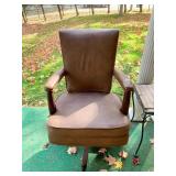 LEATHER EXECUTIVE DESK CHAIR