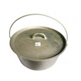 WAGNER 9 QT. DUTCH OVEN W/ LID