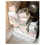 4 FULL SIZE CINDER BLOCK, 2 WOOD PLANKS,