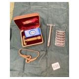 GILLETTE ARISTOCRAT GOLD TONE RAZOR IN OB WITH