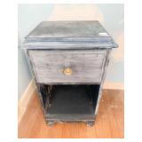 SINGLE DRAWER PAINTED NIGHTSTAND