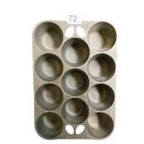 WAGNER CAST IRON MUFFIN BAKING PAN