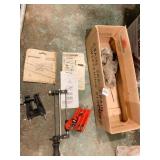 STUMP VISE, SAW CHAIN FILING GUIDE WITH