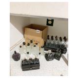 ASSORTED PERFUME BOTTLES INCLUDING AMETHYST GLASS