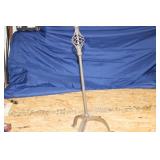 ROD IRON FLOOR LAMP (57" TALL)