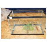 GLASS FISH TANK (20" X 12.5" X 10.5")