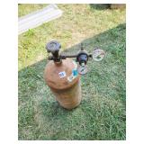 22"CARBON DIOXIDE TANK AND REGULATOR