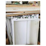 18 FLORESCENT LIGHTS 4FT LONG (1 IS TWO-FEET