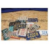 33 VINTAGE LICENSE PLATES
