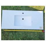 4FT WHITE BATHROOM SINK WITH 21INCH LENGTH SINK.