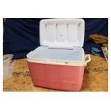 48 QT RUBBERMAID COOLER (MODEL 1946)