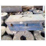 VINTAGE CRAFTSMAN METAL TOOLBOX. (1