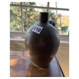 GRAY JUG 8IN H LIGH CHIP