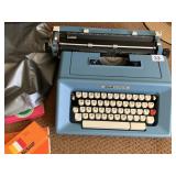 OLLIVETTI STUDIO 46 ELECTRIC TYPEWRITER W/ COVER