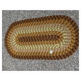 OVAL BRAIDED RUG 41IN X 21IN