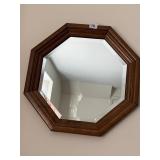 BEVELED OCTAGON MIRROR 20" X 15"