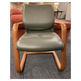 GRAY LEATHER CHAIR MODEL 2828-2291 1998 - WOOD
