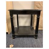 BLACK SIDE TABLE GLASS CENTER 20X21X25