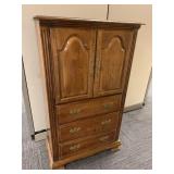 DRESSER W/ 2 DOOR TOP PULL OUT DRAWERS AND