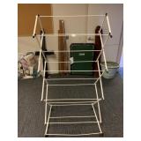CLOTHES DRYING RACK