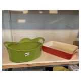 RACHAEL RAY GREEN 4.25 QT COVERED BAKING DISH.