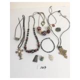 BEADED AND PENDANT NECKLACES POLISHED STONE GLASS