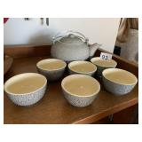 TEA SET W/ PEBBLE FINISH AND 6 CUPS