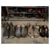 4 PAIRS OF GENTLY WORN WOMENï¿½S SHOES SZ 7/8,
