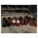 4 PAIRS OF GENTLY WORN WOMENï¿½S SHOES SZ 7/8