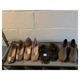 4 PAIRS OF GENTLY WORN WOMENï¿½S SHOES SZ 7/8, DR