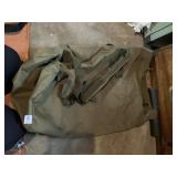 HANKS SURPLUS ARMY GREEN DUFFLE BAG